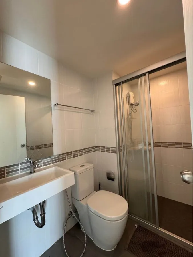 For rent The Selected Kaset Ngamwongwan, east side balcony, comfortable living, minimalist style, hurry to reserve.