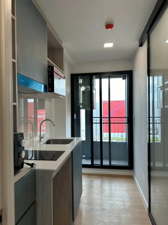 For Rent: Atmoz Kanaal Rangsit, corner unit with exterior view, quiet and private. Convenient and complete amenities all in one place. Book now!