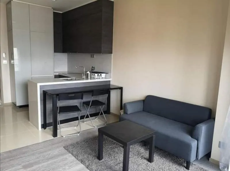 Rent-Sale Condo The Esse Asoke, unblocked city view. Fully furnished, central, tight, renting or buying is worth it.
