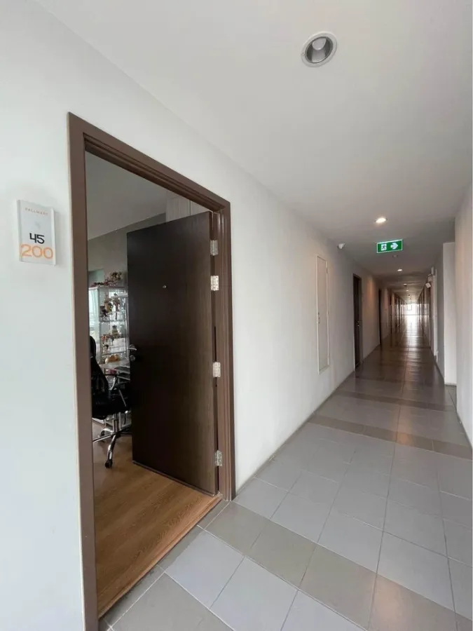 Condo for sale or rent, Hallmark Chaengwattana, 1 bedroom, 1 bathroom, decorated, ready to move in. You can drag your bag here.