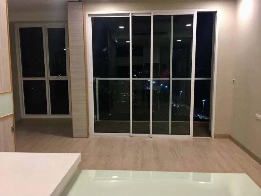 Condo for sale, Cetus Beachfront Pattaya (Jomtien), empty room, 17th floor, sea view, reserve first, own first.