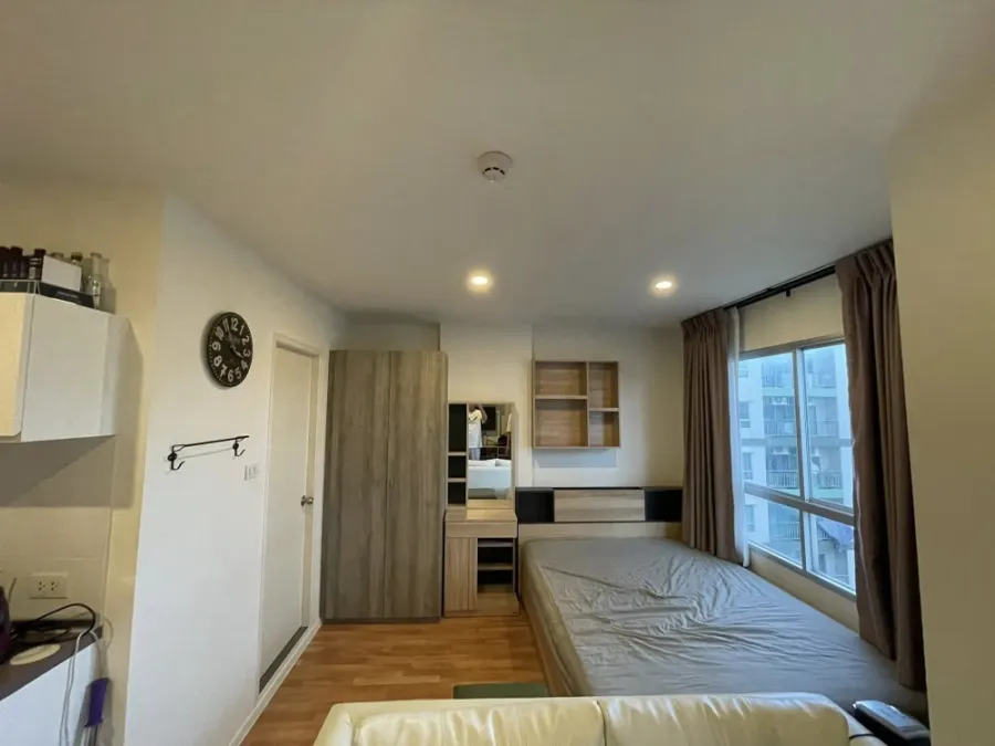 For rent: Lumpini Ville Pranangklao-Riverview, a lovely room with fully furnished and a washing machine included at a great price. Reserve now!