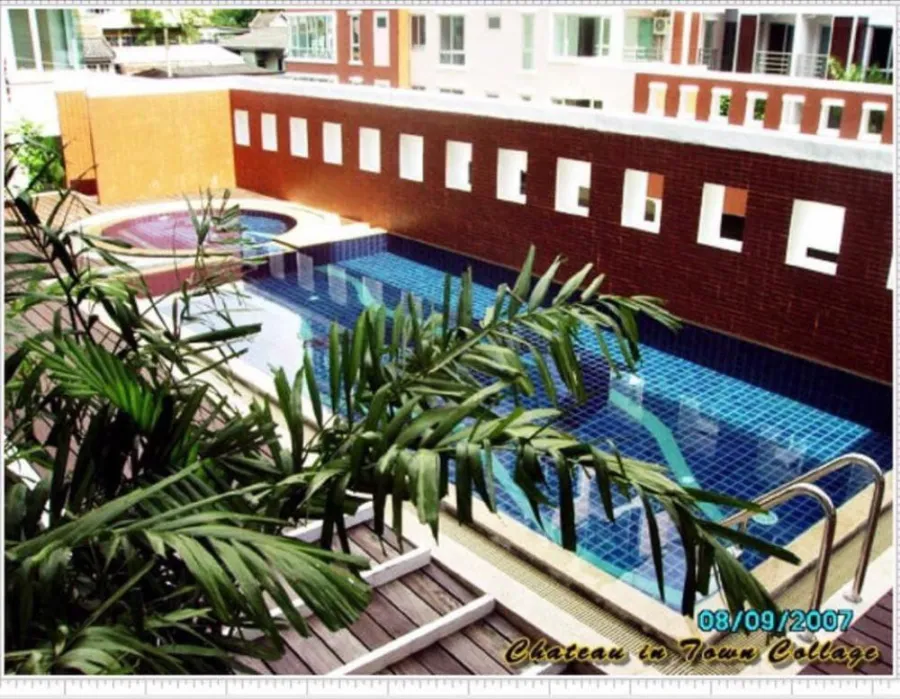 Urgent sale!! Condo Chateau in Town Ratchada 13, 4th floor, pool view, ready to move in, don't miss it!!