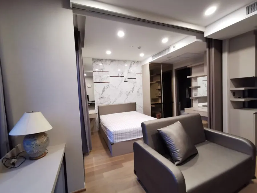 For rent, Ashton Chula-Silom, beautiful decoration, built-in, ready to move in appliances If interested, hurry up to reserve now. Don't miss it.