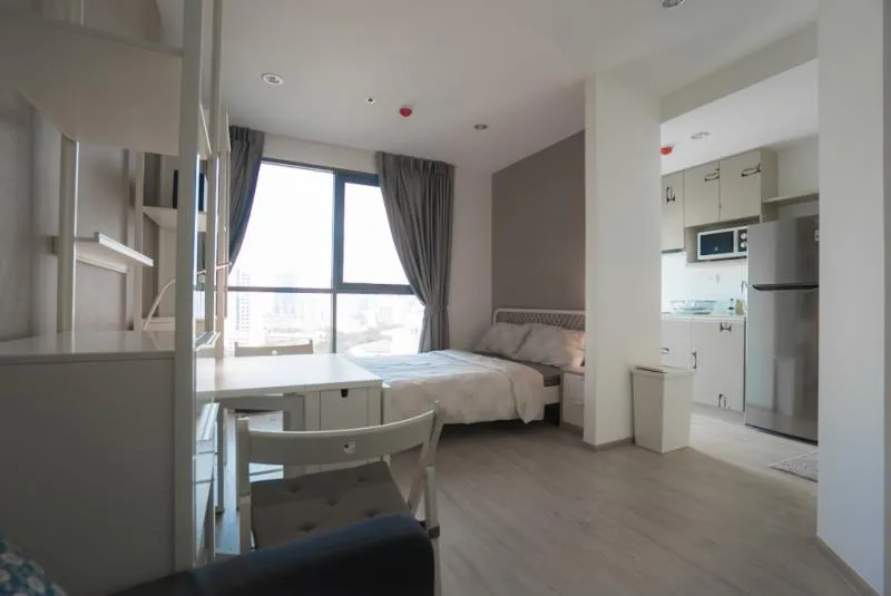 Wow for rent, Ideo Q Chula-Samyan, the room is decorated in a very beautiful tone color, fully furnished, the view is very good, hurry, don't wait.