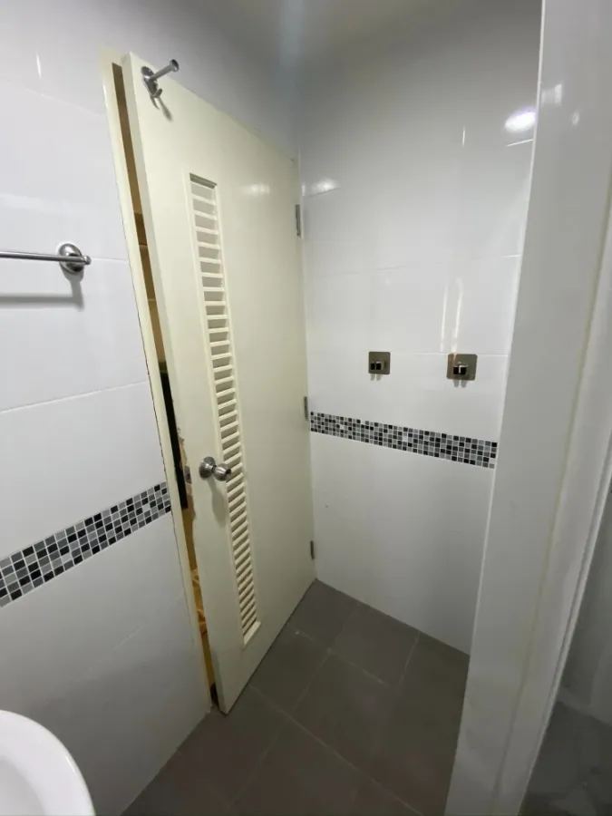 Sell ​​/ rent Kensington Bearing, beautiful location, very good price. Ready to move in. Hurry up to reserve!