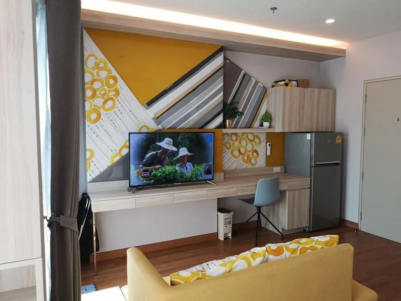 Lumpini Park Vibhavadi-Chatuchak Private corner room, Fully Furnished, you can carry your bags in and move in. Urgent rent.