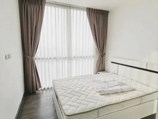 For rent, Chewathai Ramkhamhaeng, room for cool breeze. Good view, not being blocked by the building Fully furnished and ready to move in immediately images