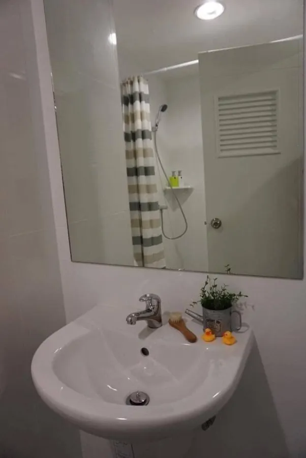 ขาย ให้เช่า A POOL CONDO บางนา เฟอร์นิเจอร์ครบ ราคาสบายกระเป๋า ดีแบบนี้รีบจับจองเลย