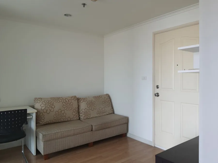 Condo for sale Lumpini Ville Lat Phrao-Chokchai 4 The room is divided into proportions, separate kitchen, complete with electrical appliances. Don't m