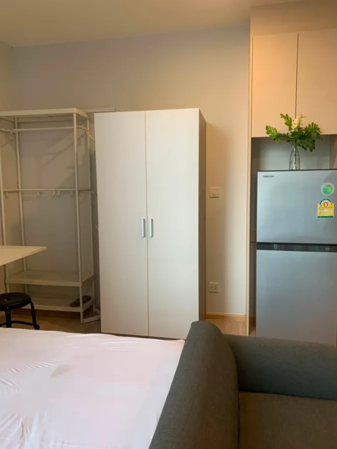 For rent: Noble Revive Ratchada Condo, 1 studio room, 24th floor, high floor with great view, fully furnished. Book now!