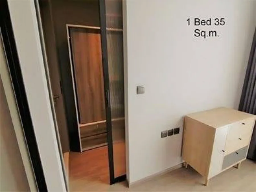 Rhythm Ekkamai for rent, beautiful room, minimalist style, cool, furnishings, tone control, very wide interior High floor, great view, book now.