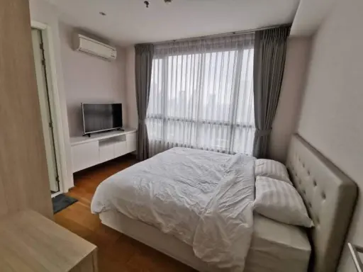 ให้เช่า เอช คอนโด สุขุมวิท 43 ชั้น 25 ใกล้ BTS 2 ห้องนอน พร้อมอยู่ เดินทางสะดวก อย่ารอช้า!!