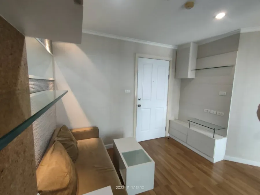 For sale: Lumpini Place Ratchayothin, beautiful view, good condition, fully furnished, ready to move in!