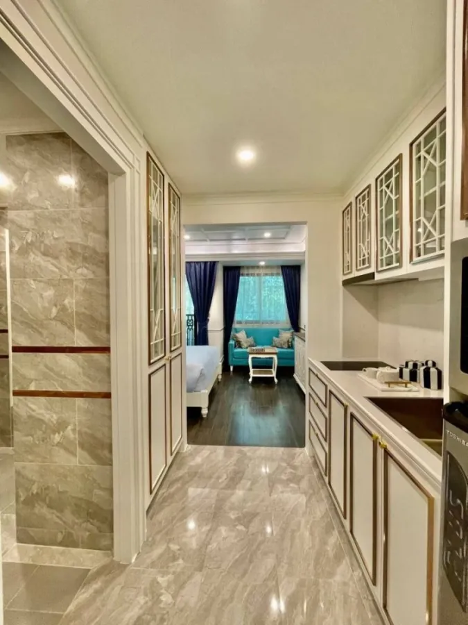 For sale: Ocean Horizon Beachfront Condo Pattaya (Jomtien). Luxurious built-ins, so good you'll say wow.