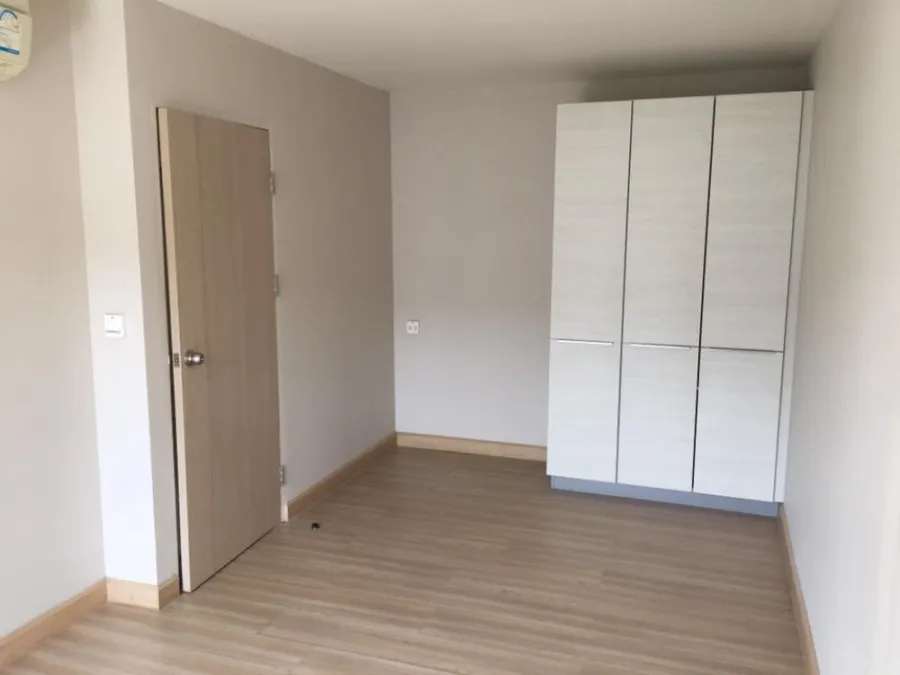 Condo for sale, M Society Condominium, nice room, is like staying in a resort, has a balcony, very quiet