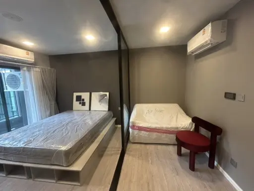 For rent, Cave Eva, 2nd floor, beautifully decorated, 2nd floor, garden view, room ready to move in. Just carry one bag.