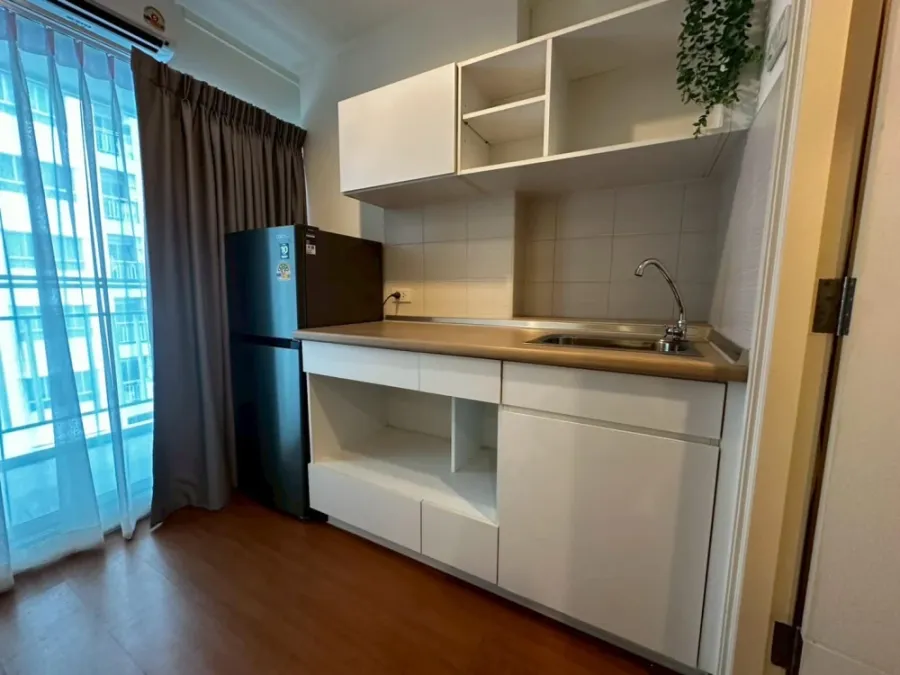 For rent: Lumpini Park Rattanathibet-Ngamwongwan, a comfortable room, decorated in a controlled tone, comes with complete furniture, book now.