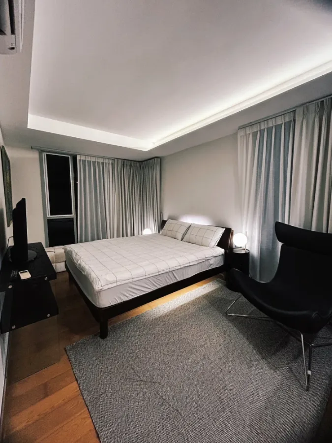 For rent Via 31, 4th floor, open view, beautiful balcony with garden view, facing north, no afternoon sun or weak morning sun, must book.