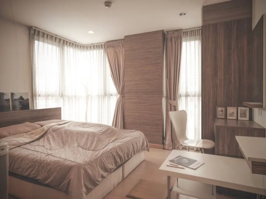 For rent The Niche Sukhumvit 49, very beautiful room, very spacious inside The living space is divided into proportions. Very good price. Book now.