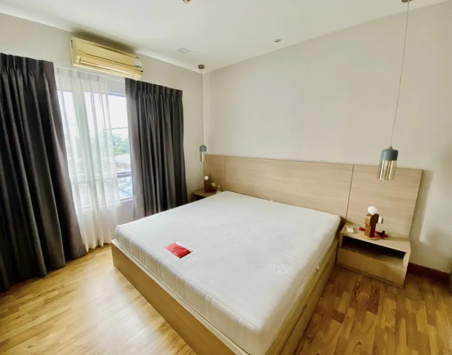 ให้เช่า คอนโด The Room รัชดา-ลาดพร้าว ห้องมุมเป็นส่วนตัวสุดๆ ระเบียงกว้าง ห้องแต่งสวย ห้ามพลาด