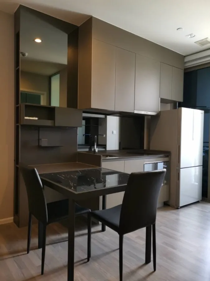 For rent, The Room Sukhumvit 69, 27th floor, high floor, corner room, plus a fully furnished room, very nice, book now.