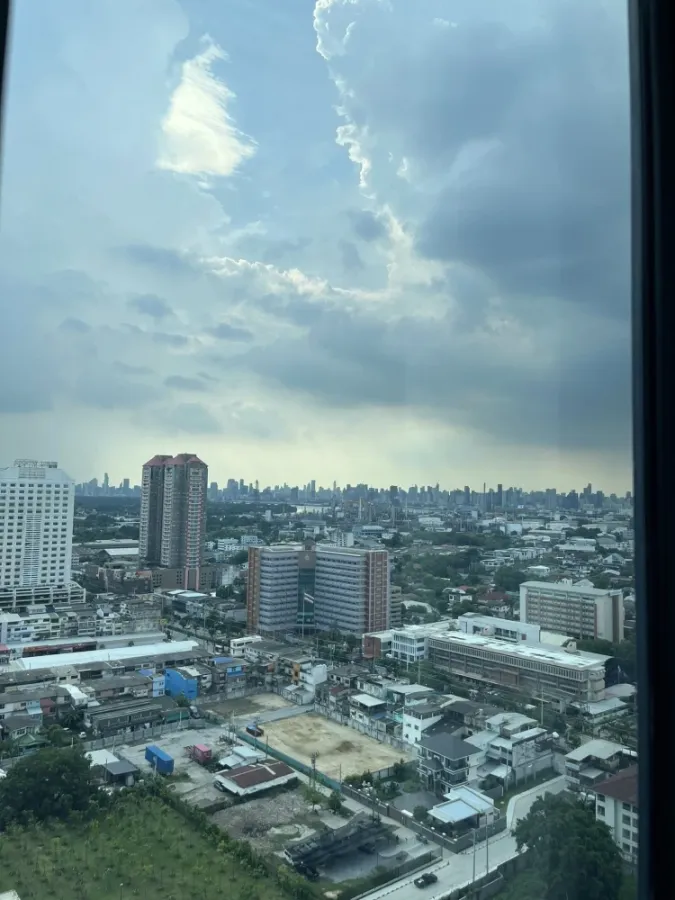 For rent Ideo o2, very high floor room, sunset view, fully furnished, comfortable atmosphere, must book now.