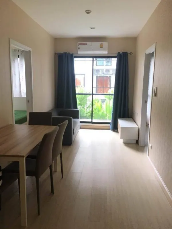 Big rooms have arrived. 2 bedrooms are very rare. Let me tell you. If you are slow, you will miss it. The room is fully furnished and ready to move in. Rent The Privacy Rewadee