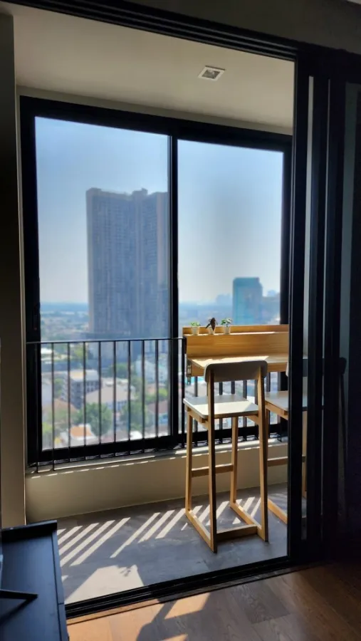 For rent, Ideo Q Sukhumvit 36, 19th floor, Chao Phraya River view, beautiful room, inviting, I can say that it's the best, book now.