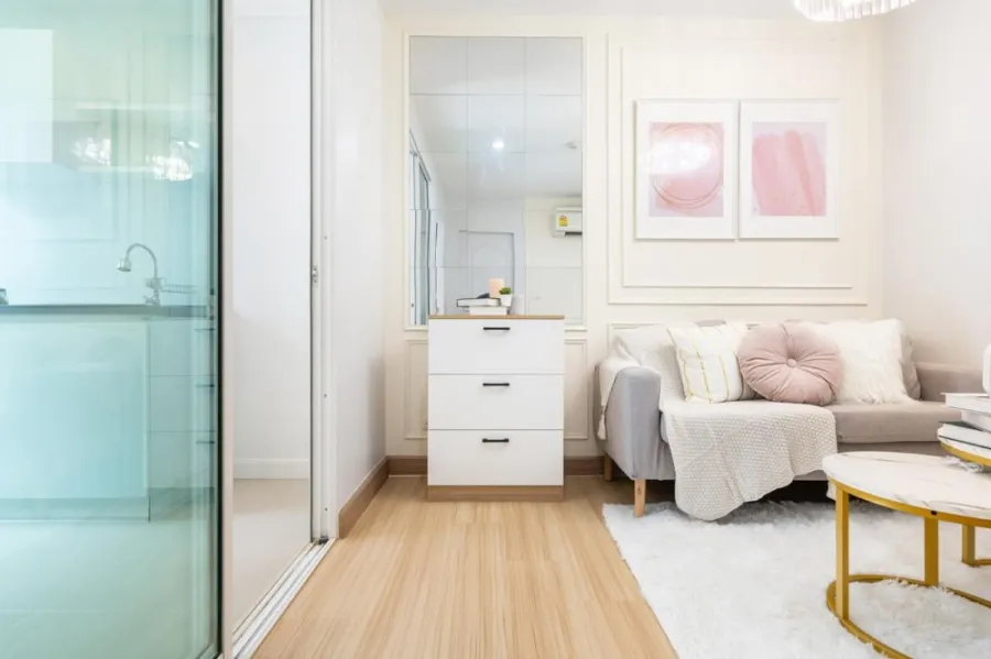 For sale: Levo Ladprao 18 Phase 2, 4th floor, beautifully decorated room, fully furnished, ready to move in, don't miss it.
