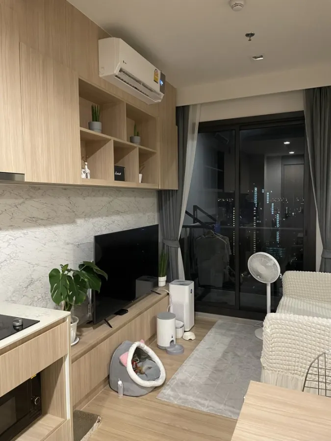 Condo for sale, M Jatujak, high floor, clear view, pet friendly Close to many train lines It's very convenient to travel.