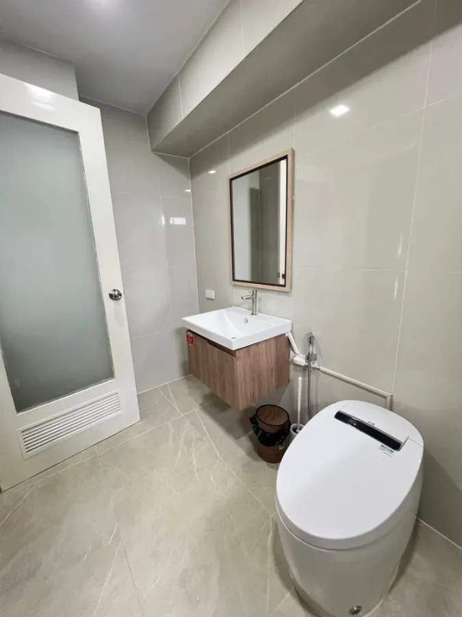 Condo for rent, My Resort Bangkok, built-in TV cabinet. Corner room, very private space, don't miss it.