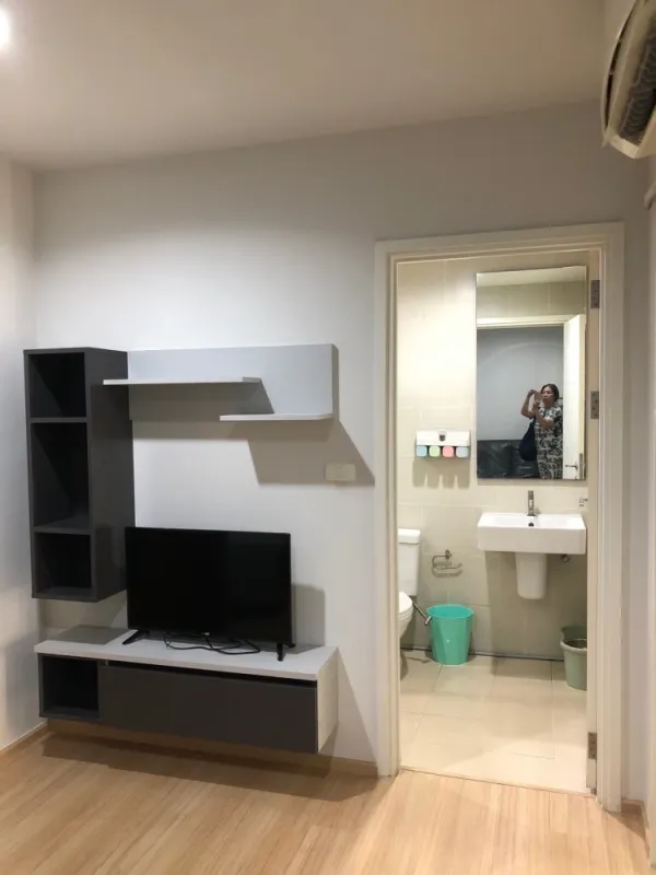 ให้เช่าคอนโด The Base แจ้งวัฒนะ | ห้องสวย วิวสระ พร้อมอยู่!