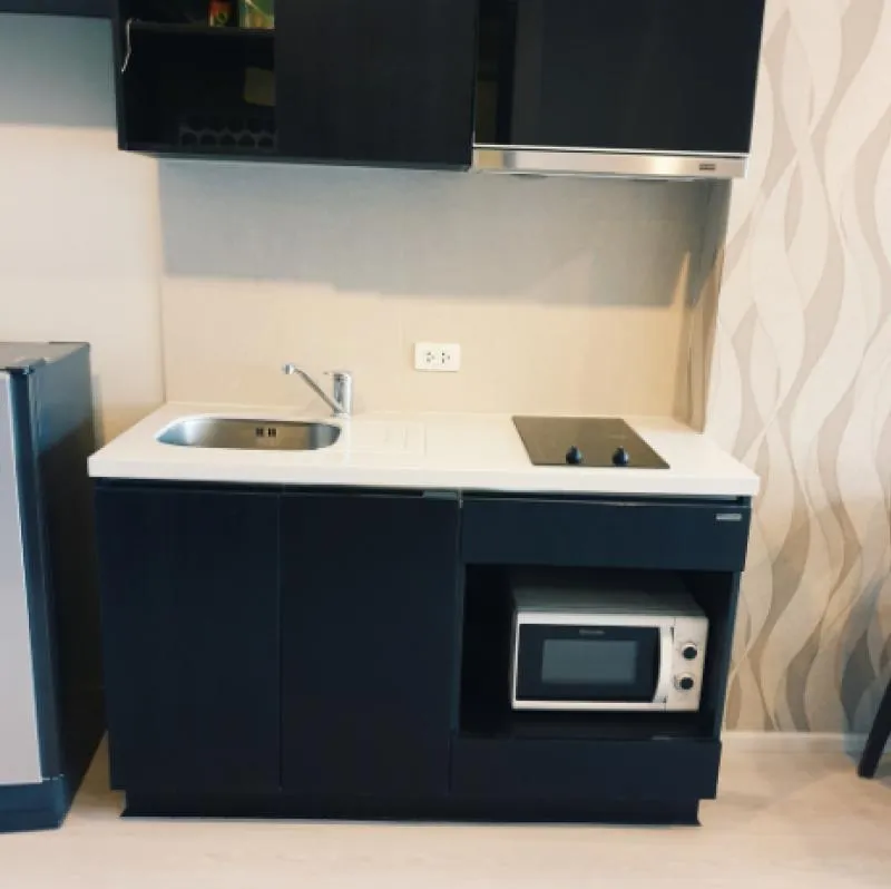 Condo for sale at Rhythm Sukhumvit 44/1, 1 bedroom, 1 bath, fully furnished room, ready to move in, beautiful view, very cheap.