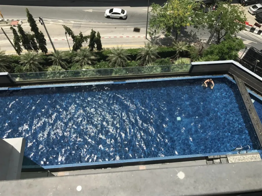 ขาย เดอะ เพรสซิเดนท์ สาทร-ราชพฤกษ์ วิวสระว่ายน้ำ ห้องกั้นแยกเป็นสัดส่วน รีบจองด่วนๆเลยจ้า