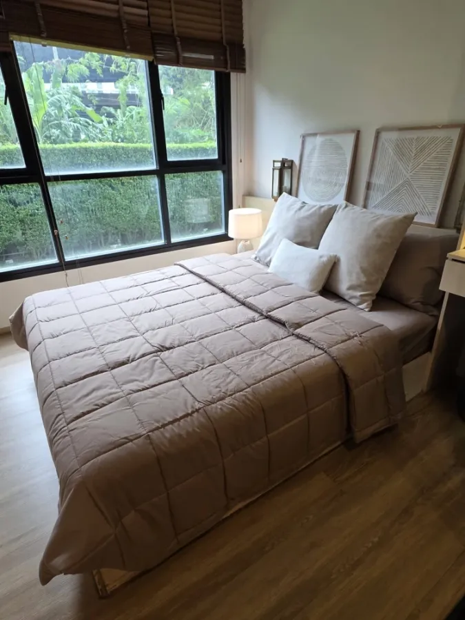 For rent: The Base Park West, beautifully decorated unit with complete amenities at an amazing price. Book yours today!