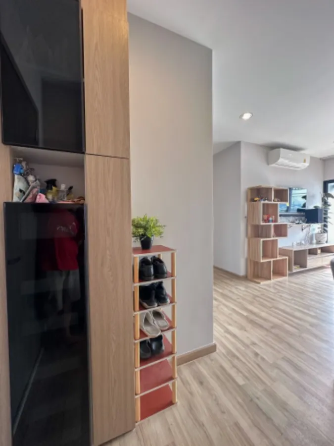 For sale, Niche Mono Charoennakorn, 22nd floor, Chao Phraya River curve view, beautiful room, fully furnished, fully booked, hurry up.