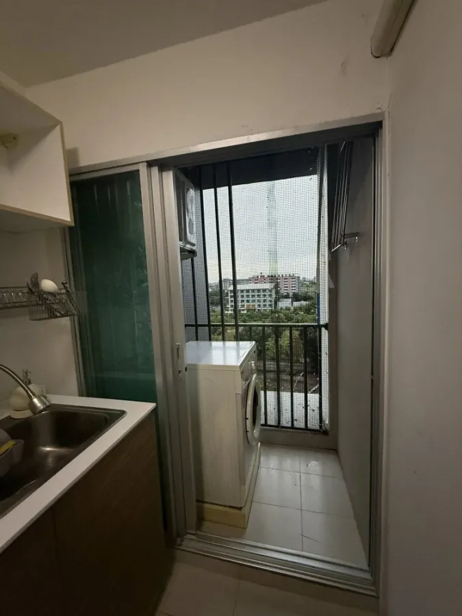 For rent: Dcondo Campus Resort Bangna, 1 bedroom, 1 bathroom. High-quality built-in furniture. Excellent location. Book now!