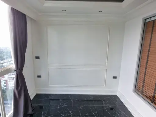 For sale A Space ID Asoke-Ratchada, high floor, open and airy view. The room is decorated with great built-ins and is nice to live in. As good as this
