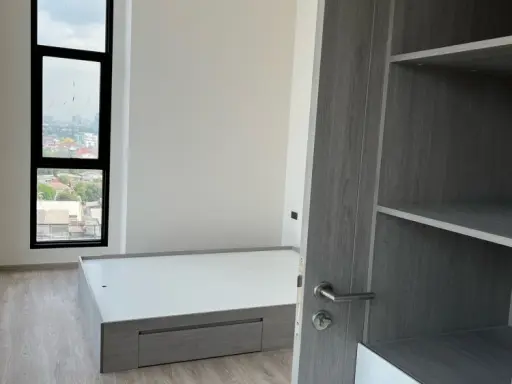 Selling Origin Plug & Play Sirindhorn Station corner unit, Duo Space. Book now!