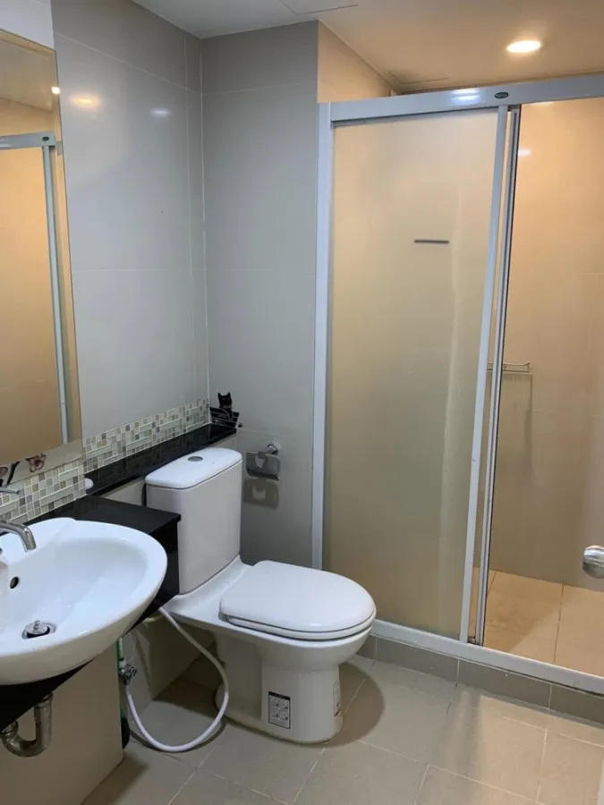 ให้เช่า เดอะ นิชลาดพร้าว 130 ห้องพร้อมอยู่ โซฟาขนาดใหญ่เวอร์ พักผ่อนสบายมาก รีบจองได้เลย