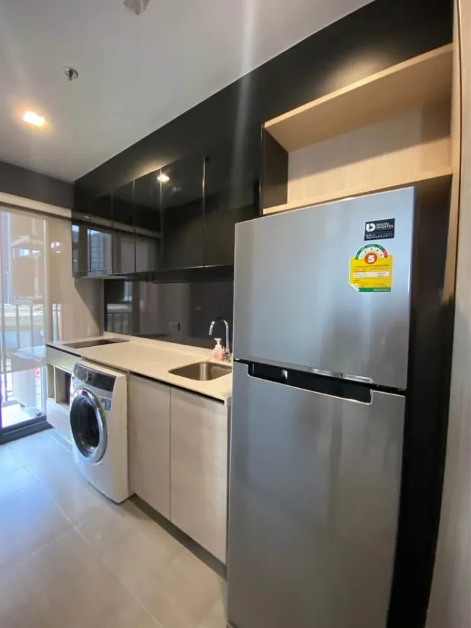 For sale, for rent, The base garden Rama 9, corner room with privacy, complete in one place, hurry up and reserve it, don't delay.
