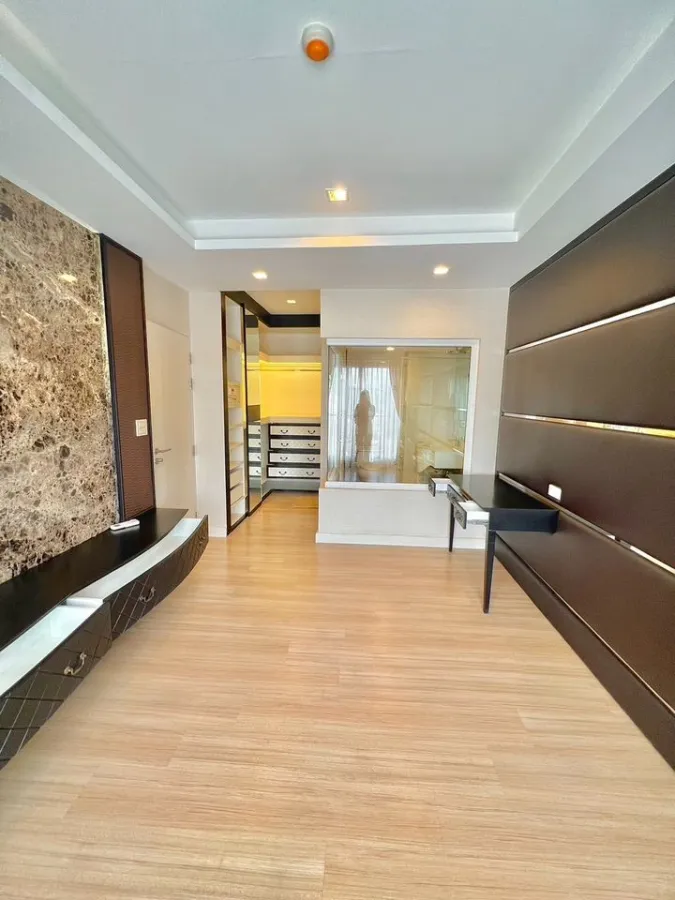 Urgent sale, Condo The Seed Mingle Sathorn - Suanplu, decorated room built in with good marble, hurry to reserve.