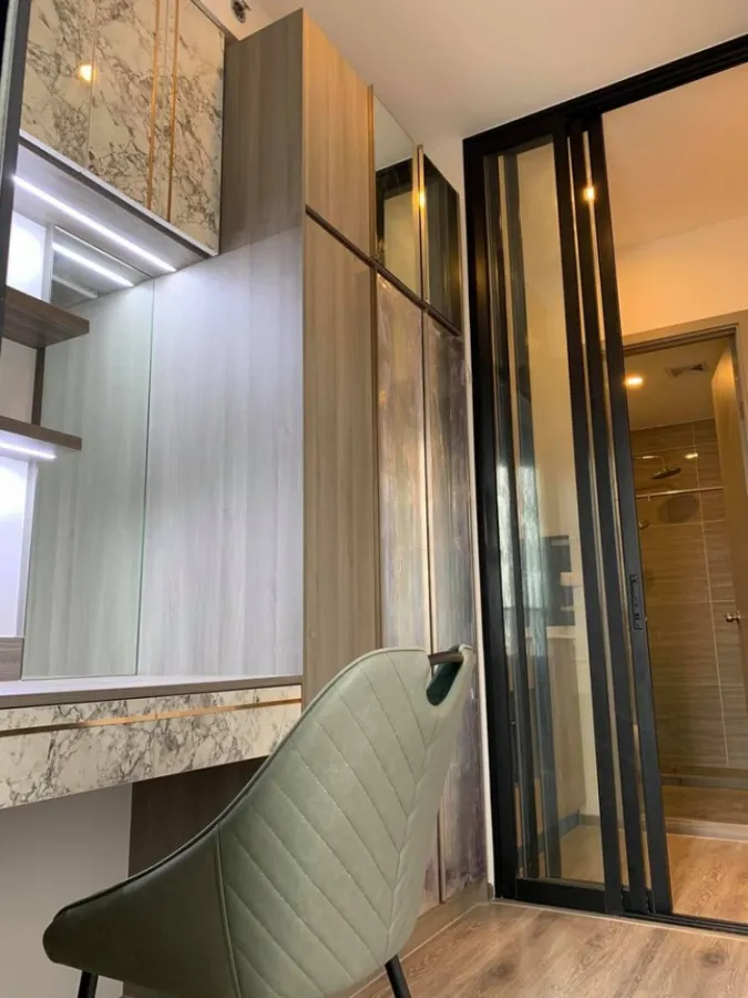 Condo for rent, Knightsbridge Prime, On Nut, east corner room, shady, private, do not miss
