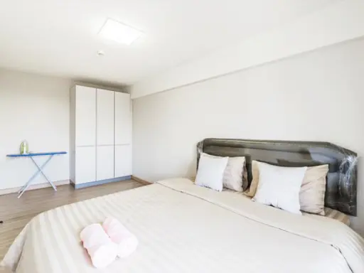 For rent, M Society, Muang Thong Thani, 2 bedrooms, new interior, comfortable sofa, fully furnished, very nice, hurry, don't miss it.
