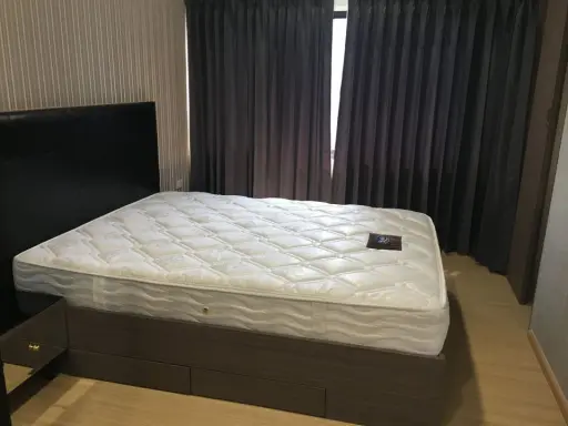 For sale and rent, Weir 7 Bangna by Apasiri, room ready to move in. Divided into sections with a separate kitchen. Don't miss out on booking.