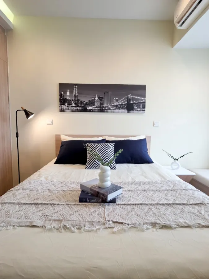 For rent: M Jatujak, high floor room, spacious and comfortable. Hurry and reserve now!