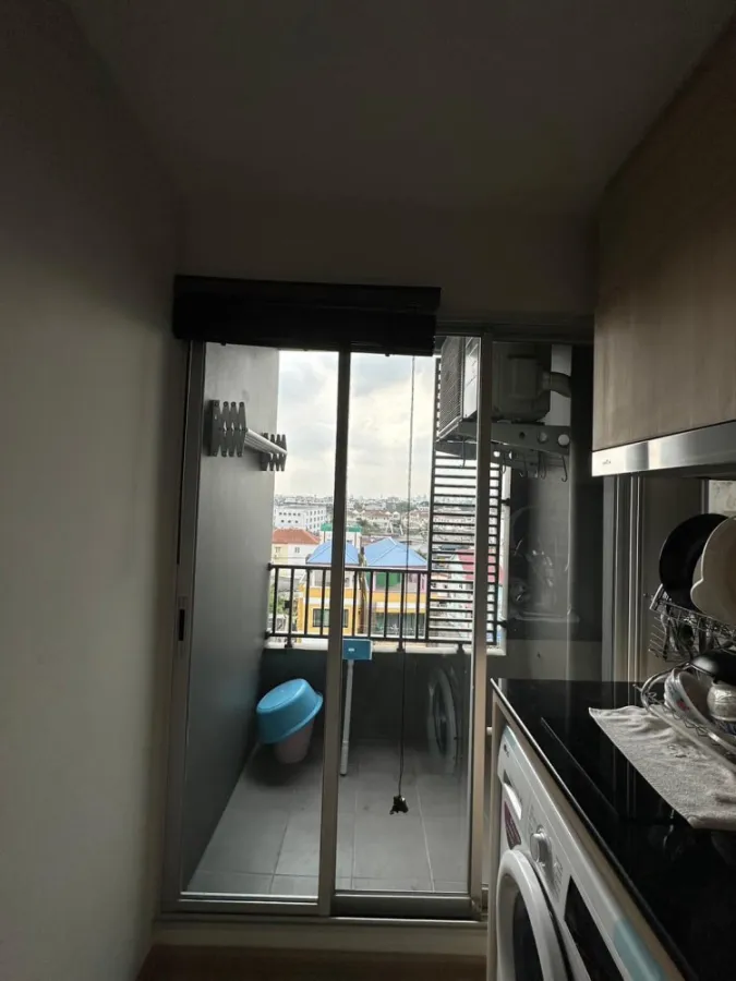 For rent: Elio Del Moss Phahonyothin 34, room decorated with nice built-ins. The sofa can be adjusted to sleep. Book now, don't miss out. ​
