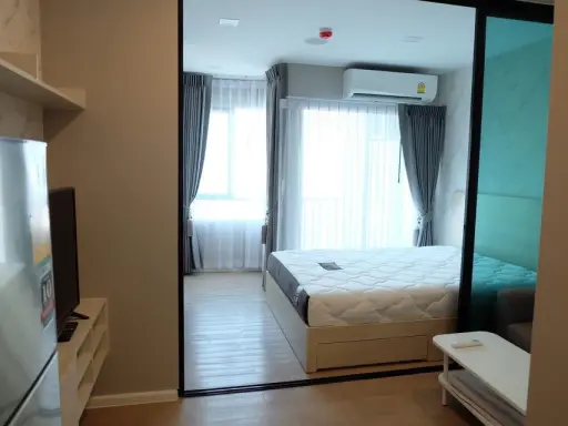 For rent: Wynn Condo Chokchai, 4 rooms, separated into sections, good price, comes with complete amenities, hurry up.