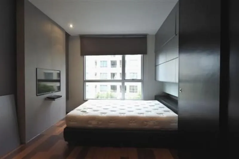 Urgent sale, The Address Sukhumvit 42 Condo, beautiful room, friendly price, fully furnished, there is a partition.